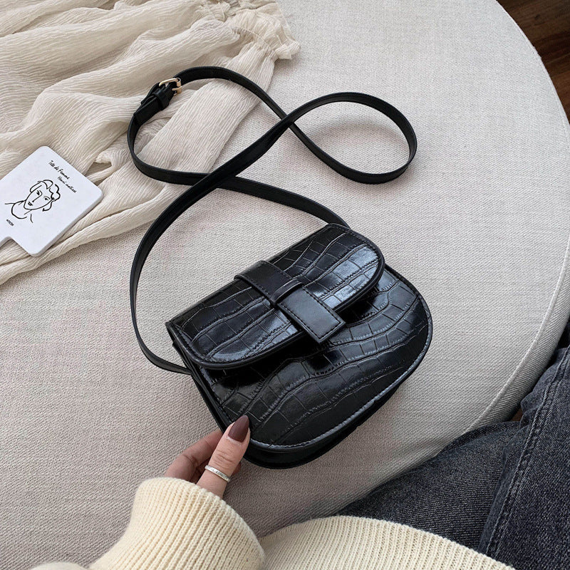 All-match Retro Women's Cross-body Semicircle Bag