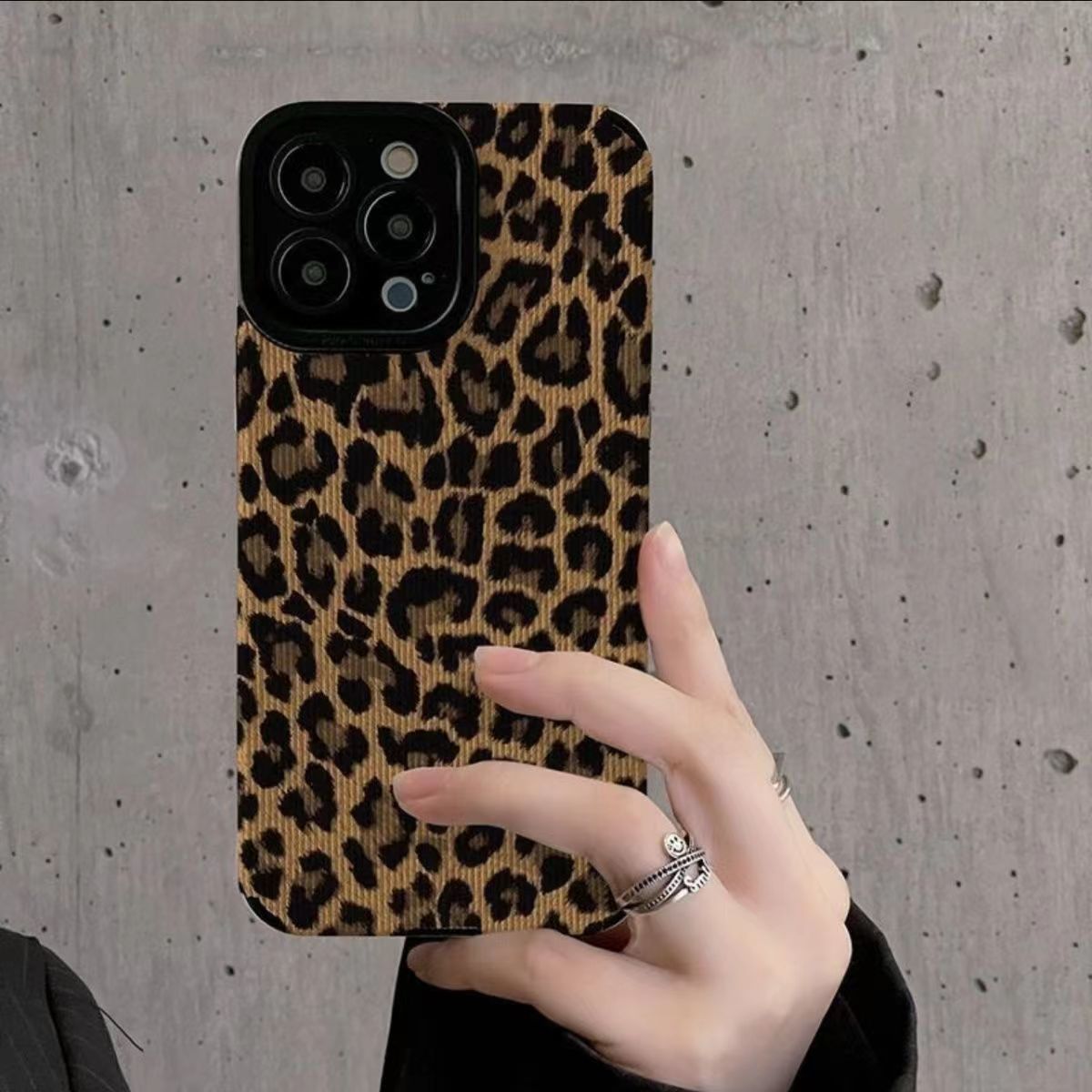 15 Phone Case 11 Brown Leopard Print Creative Protective Cover